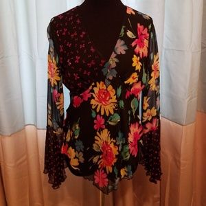 Beautiful  floral top 100% silk
